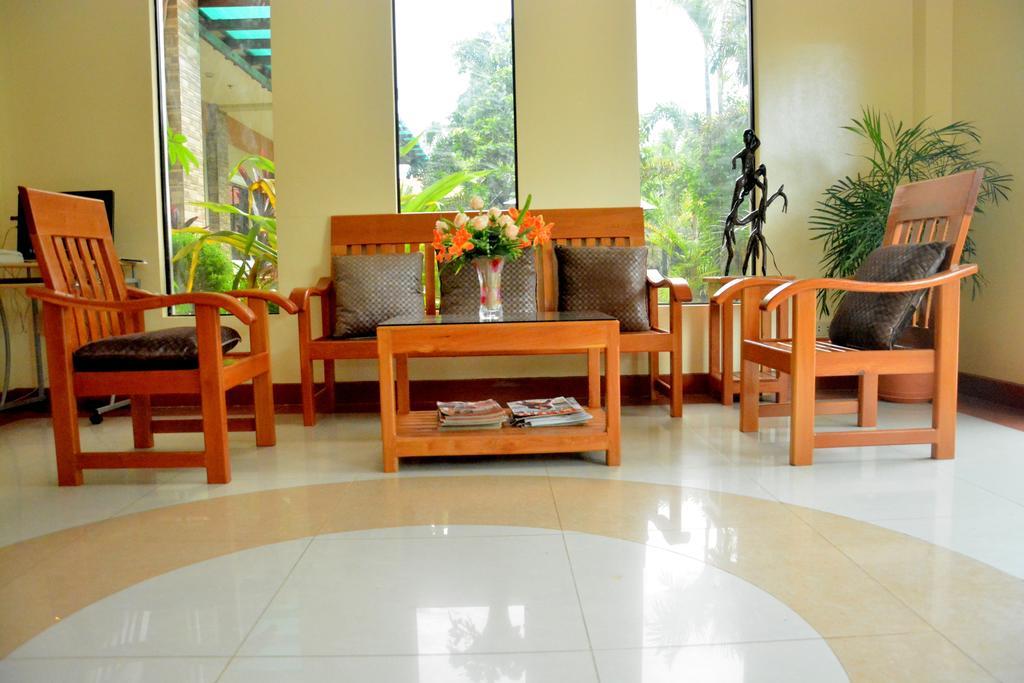Casanas Suites Puerto Princesa Eksteriør bilde