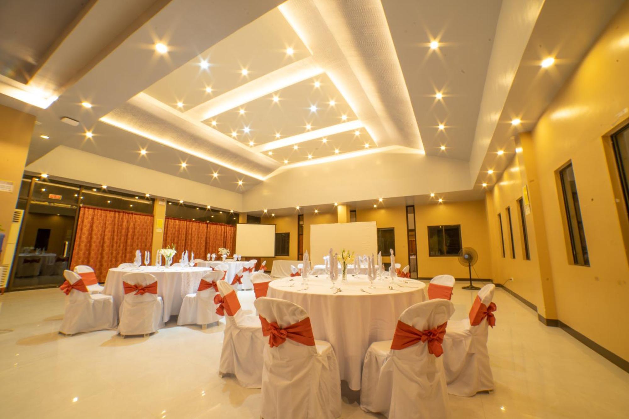 Casanas Suites Puerto Princesa Eksteriør bilde