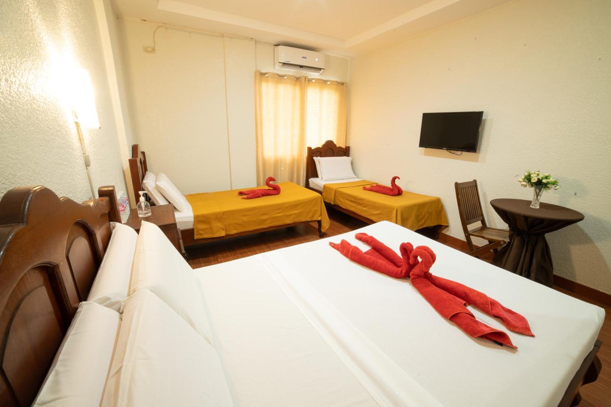 Casanas Suites Puerto Princesa Eksteriør bilde