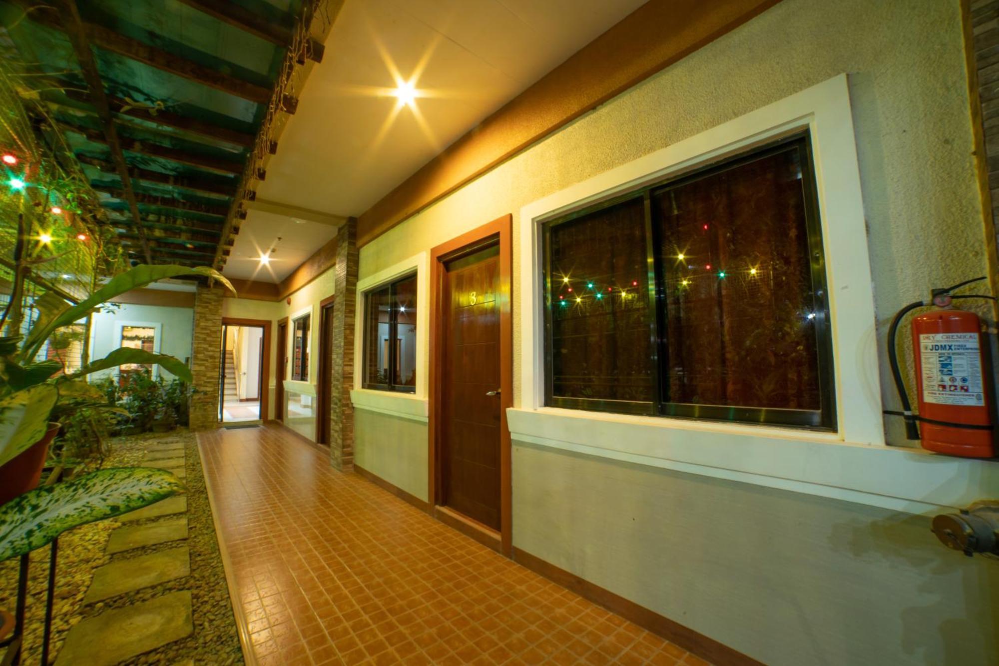 Casanas Suites Puerto Princesa Eksteriør bilde