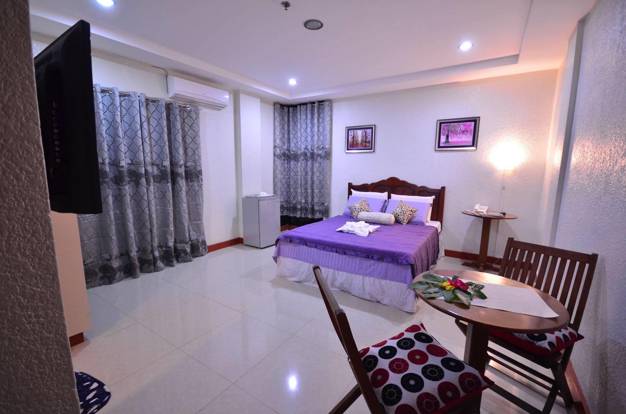 Casanas Suites Puerto Princesa Eksteriør bilde