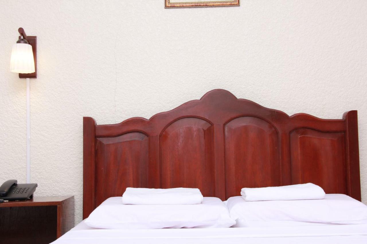 Casanas Suites Puerto Princesa Eksteriør bilde