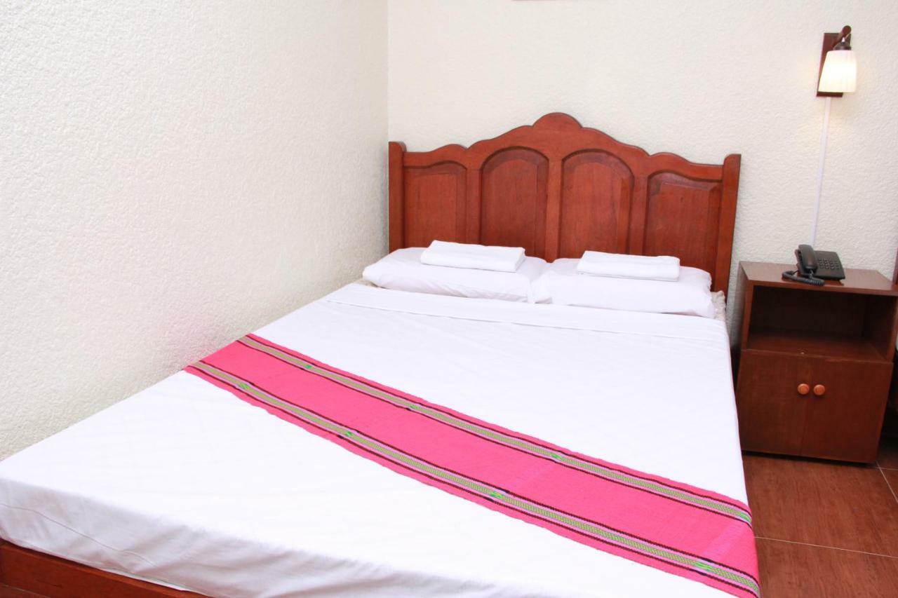 Casanas Suites Puerto Princesa Eksteriør bilde