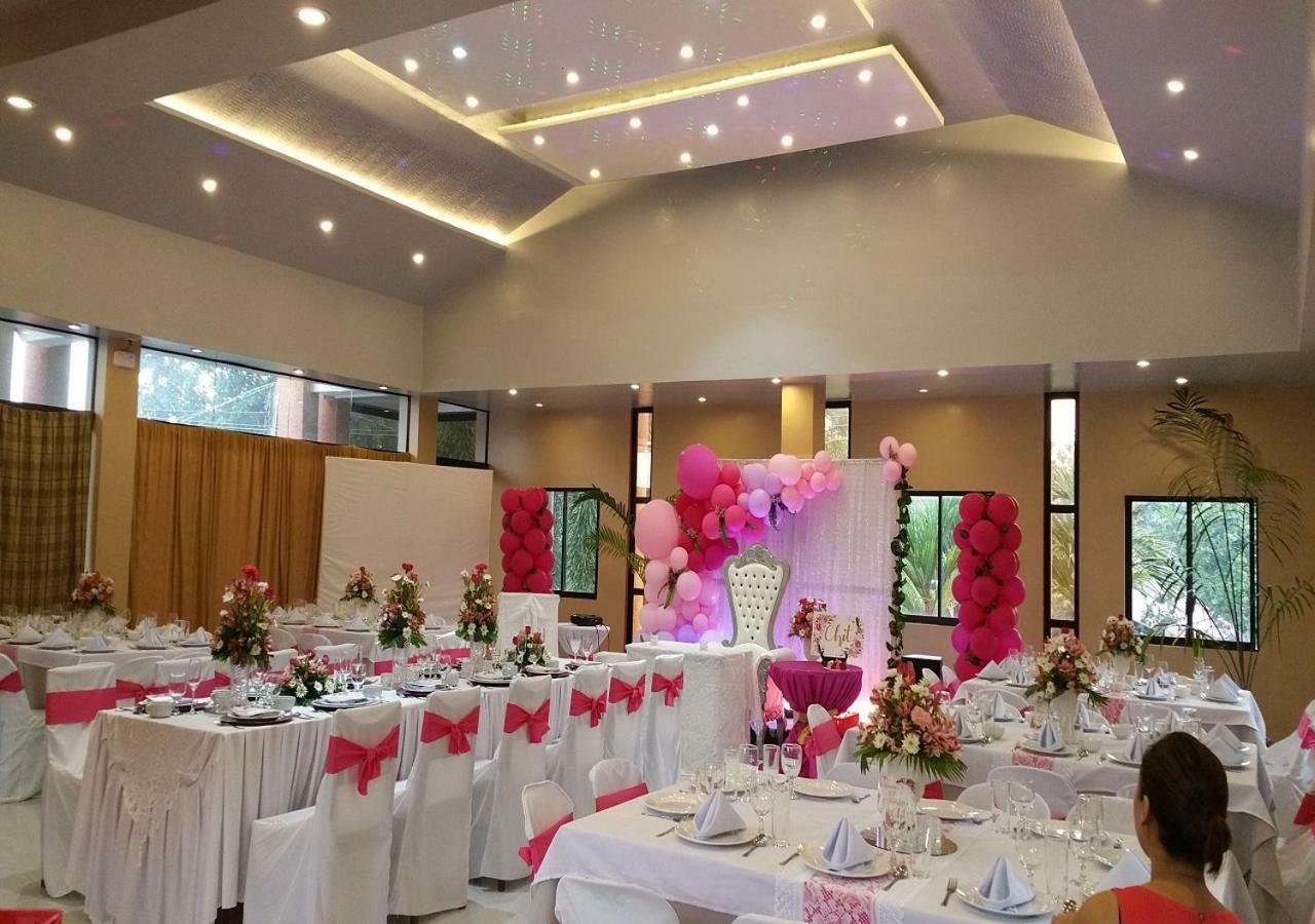 Casanas Suites Puerto Princesa Eksteriør bilde